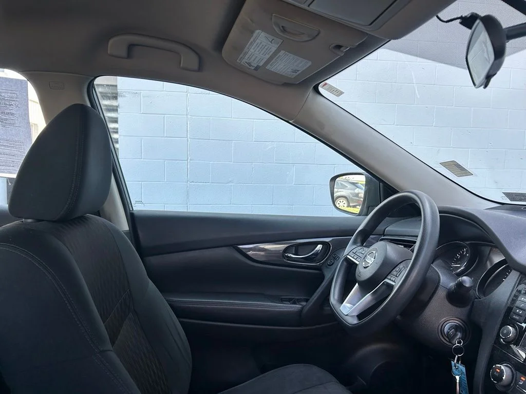 Used 2018 Gray Nissan S image 24