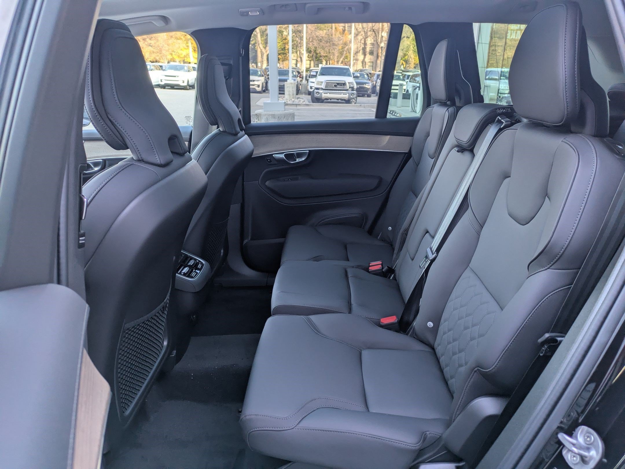 New 2026 Onyx Black Metallic Volvo Plus image 16