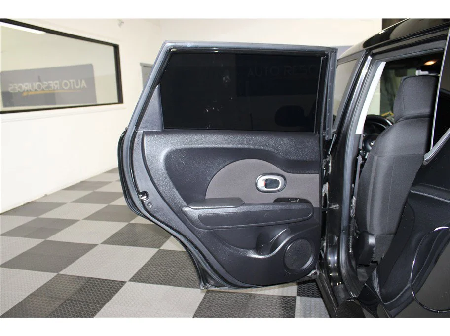 Used 2019 Shadow Black Kia + image 13
