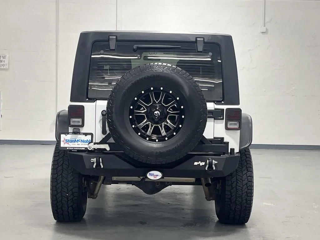 Used 2015 Bright White Clearcoat Jeep Sport 4 Door Hard Top 4WD 3.6L V6 image 7