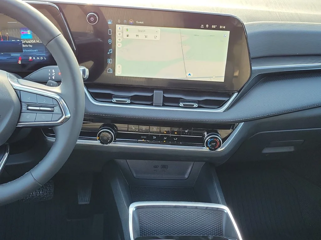 2027 Chevrolet Equinox LT - Photo 21