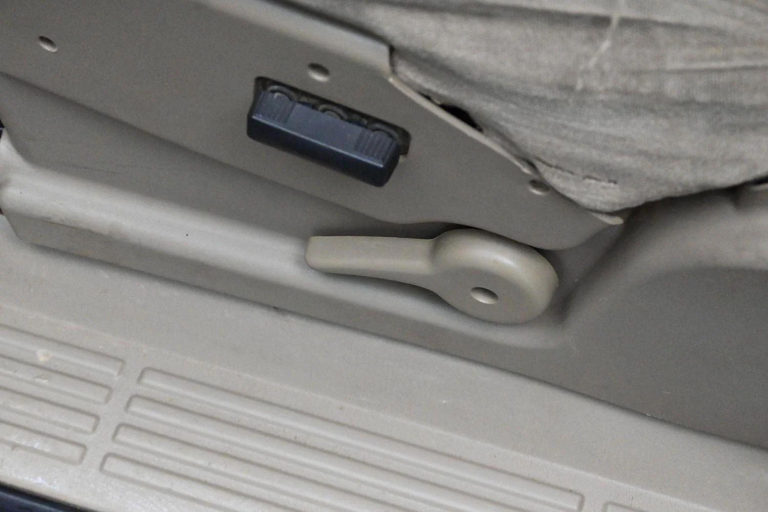 Used 2005 Dark Green Metallic Chevrolet LS image 13