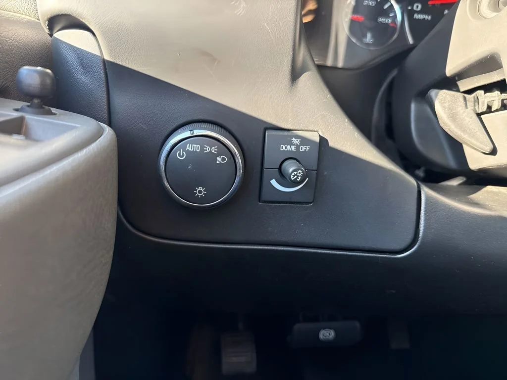 Used 2022 Summit White GMC Work Van image 18