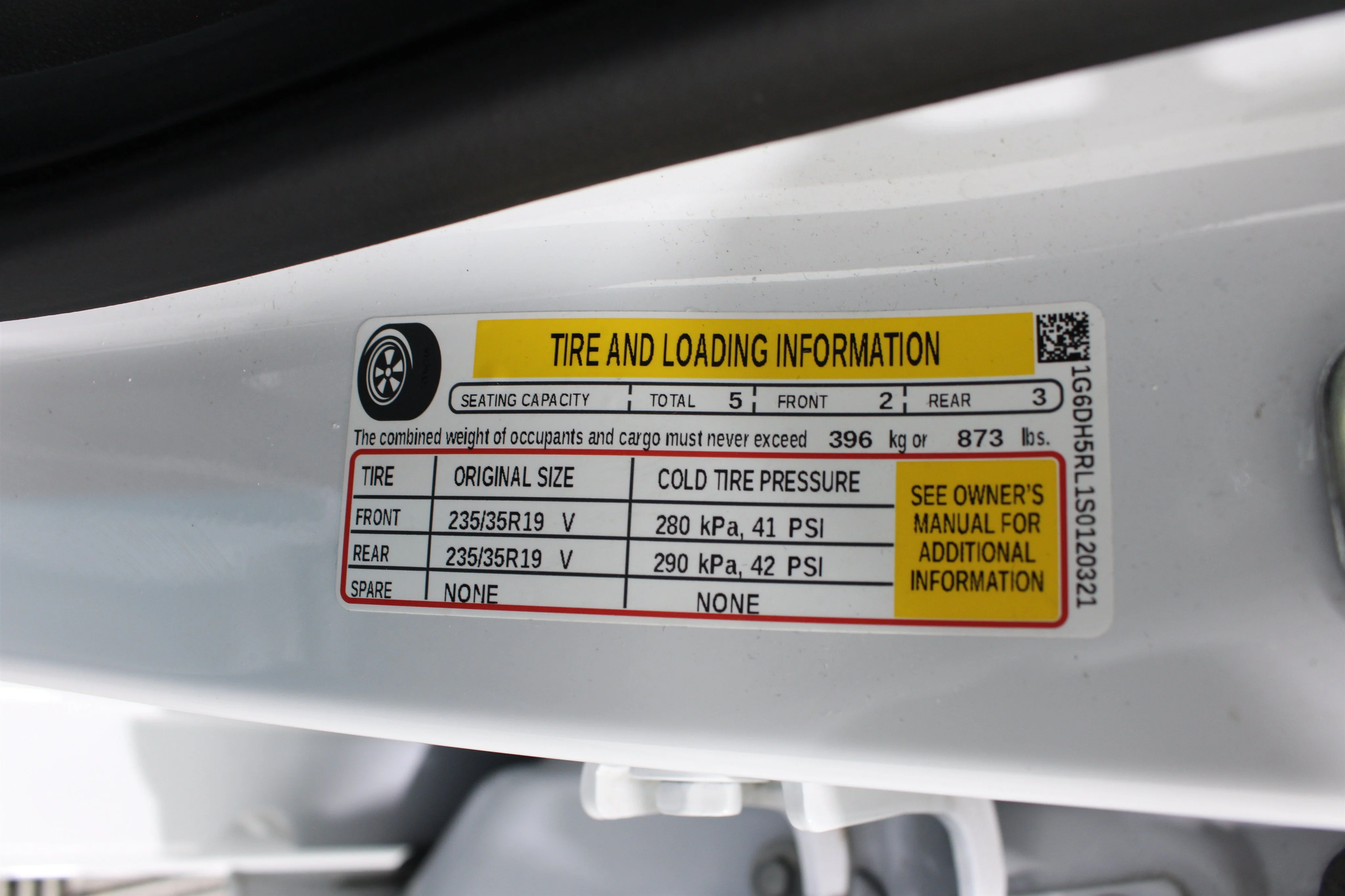 2025 Cadillac CT4 V-Series - Photo 38