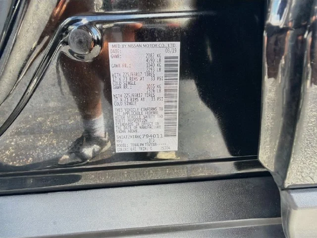 Used 2019 Black Nissan S image 30