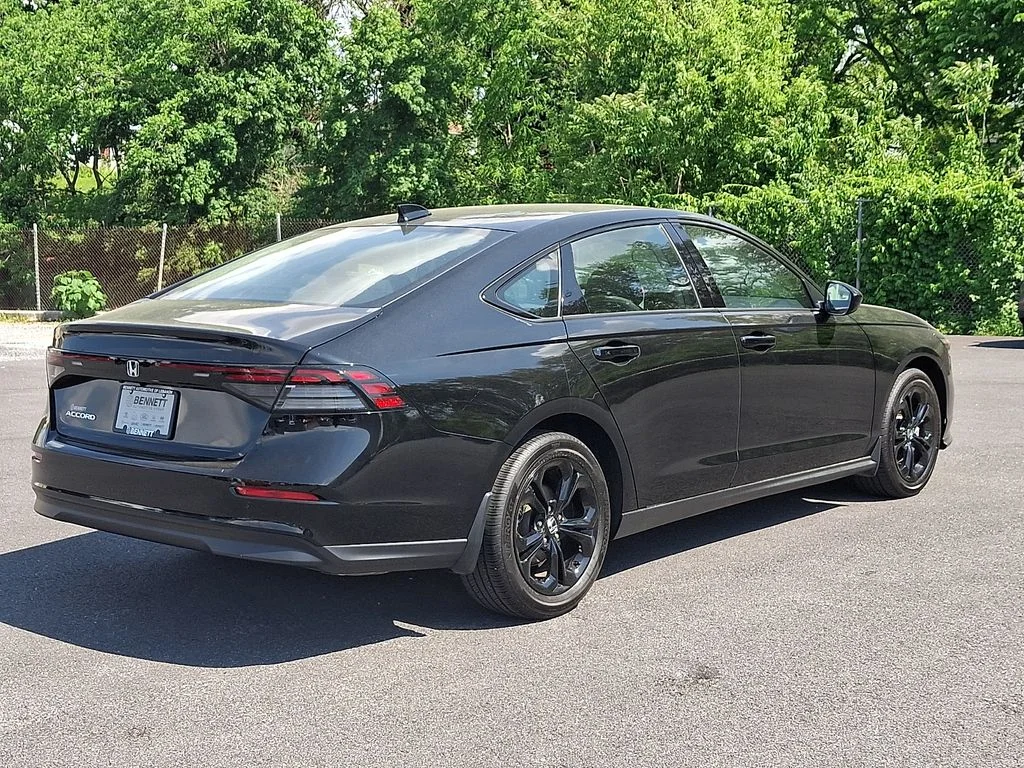Certified Used 2025  Honda SE image 6