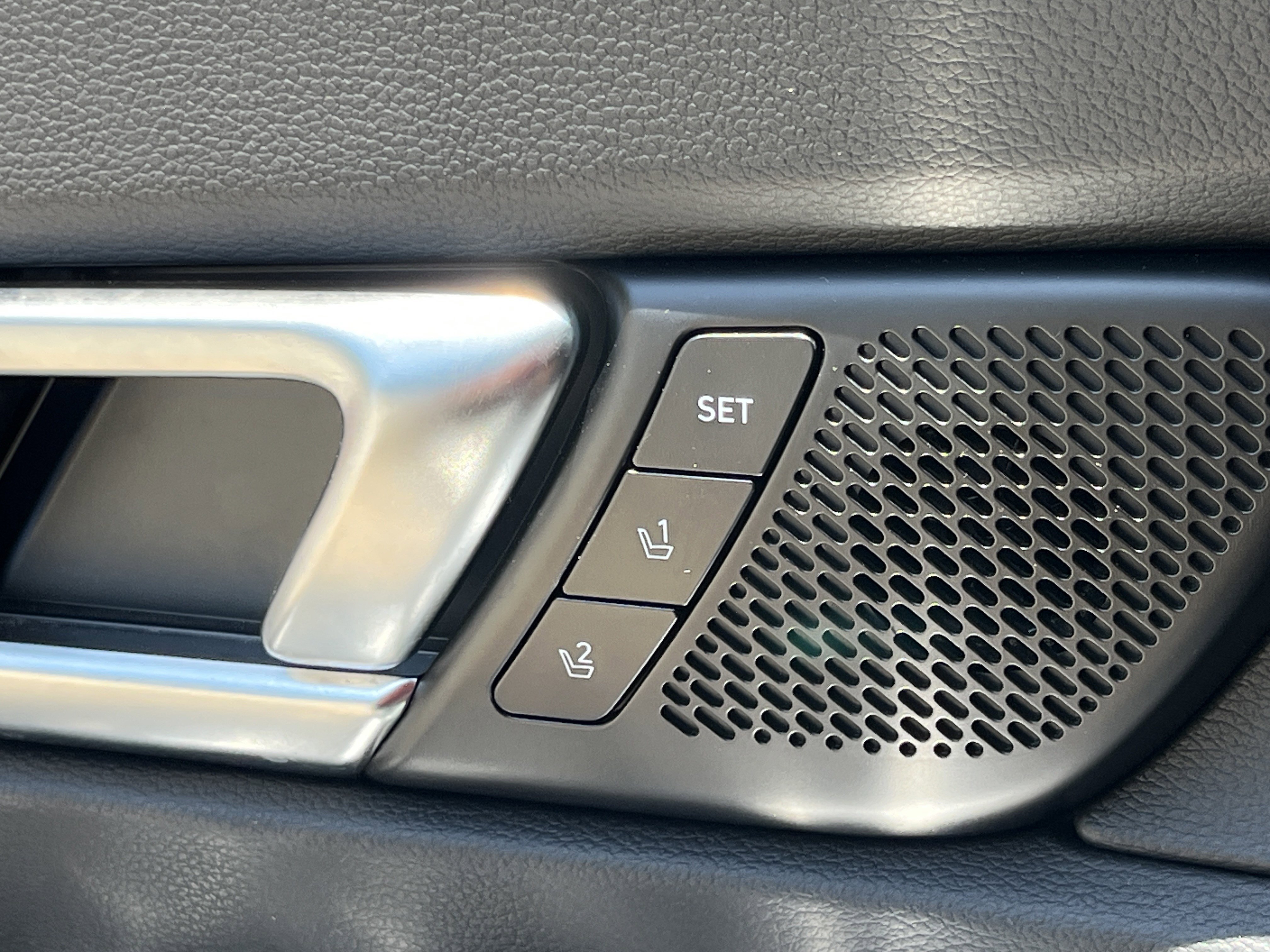 Used 2025 Panthera Metal Kia SX-Prestige image 16