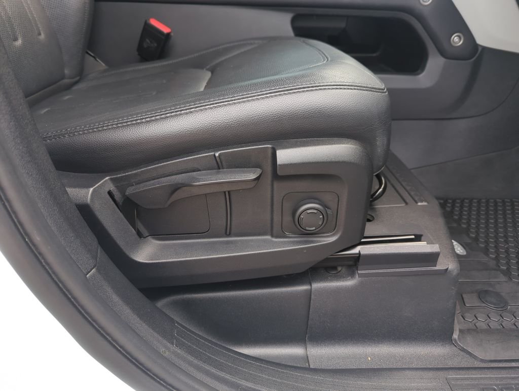 Used 2022  Land Rover S image 35