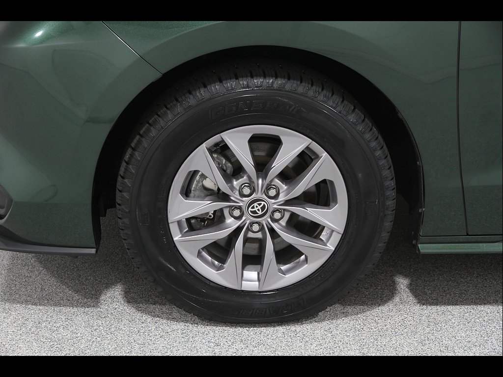 Used 2026 Cypress Toyota XLE 8-Passenger image 23