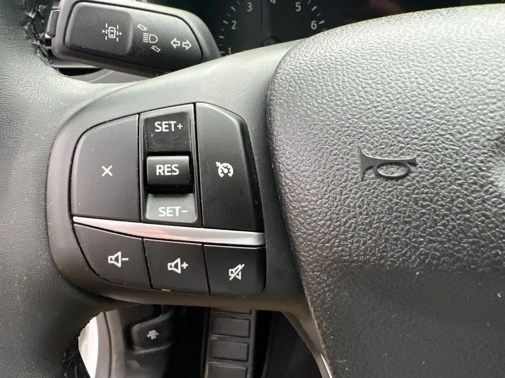 Used 2022 White Ford SE image 27