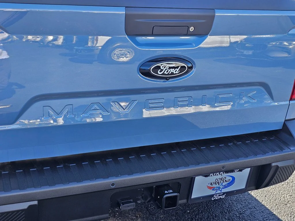 New 2025 Azure Gray Metallic Tri-Coat Ford XLT image 15