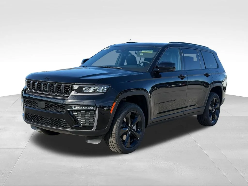 New 2026 Diamond Black Crystal Pearl-Coat Exterior Paint Jeep Limited image 1