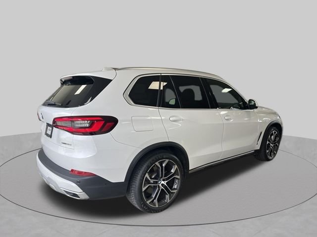 Used 2022 Mineral White Metallic BMW sDrive40i image 4