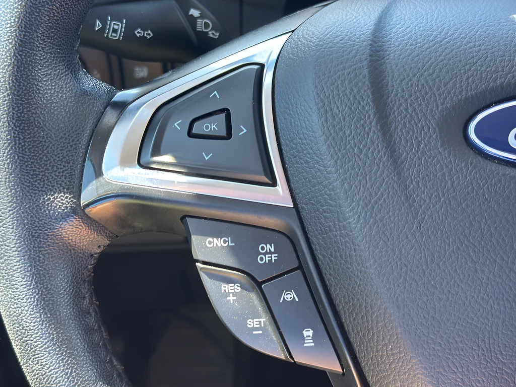 Used 2024 Gray Ford SEL image 17
