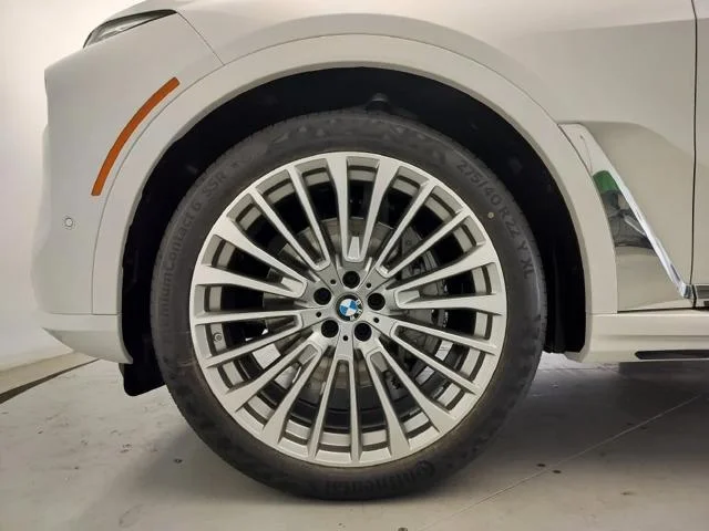 New 2027 Mineral White Metallic BMW xDrive40i image 5