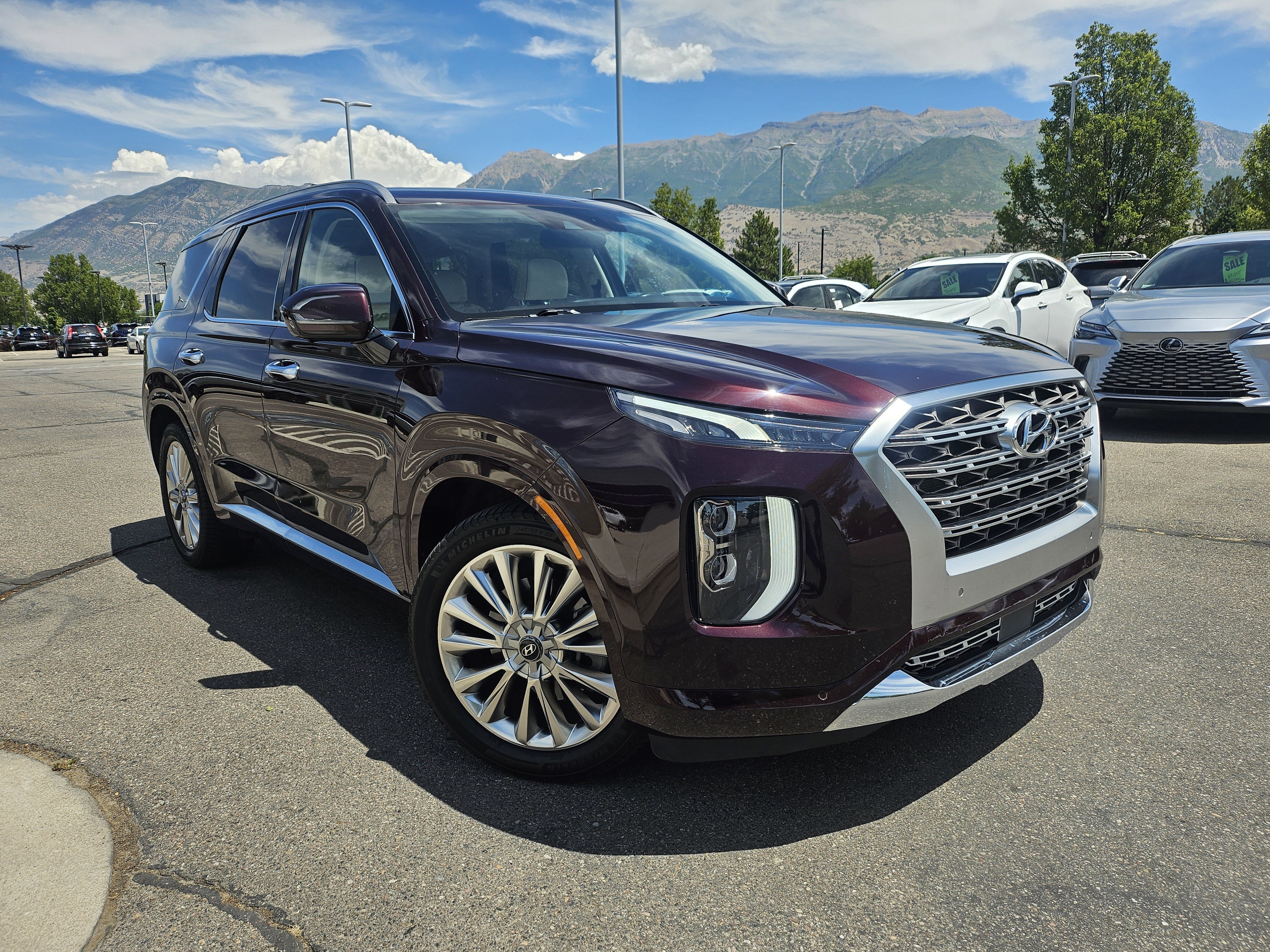 Used 2020 Sierra Burgundy Hyundai Limited image 3