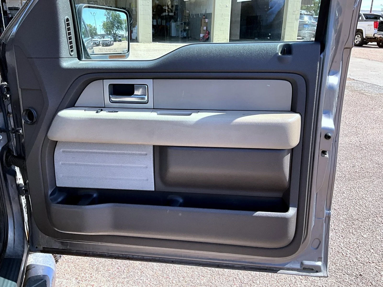 Used 2010 Gray Ford XL image 18