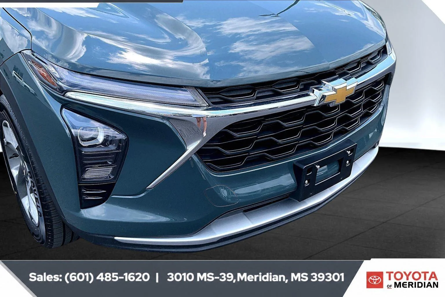 Used 2025 Cypress Gray Chevrolet LT image 21