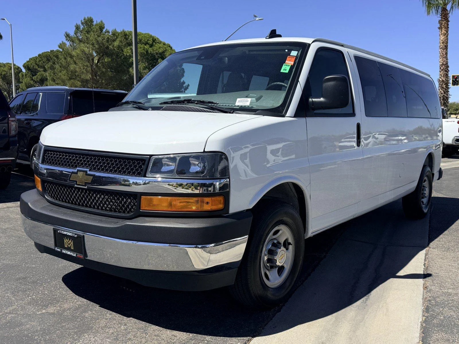 Used 2025 Summit White Chevrolet 1LT image 3