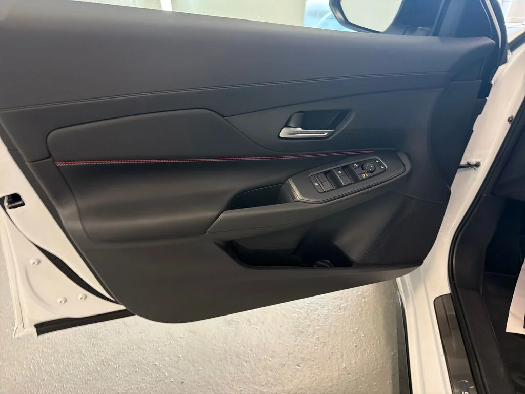 New 2027 Aspen White TriCoat / Super Black Two-tone Nissan SR image 12