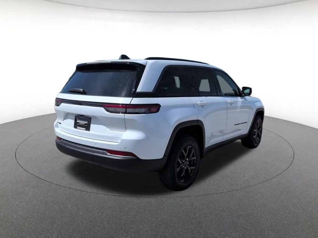 New 2026 White Jeep Altitude image 7