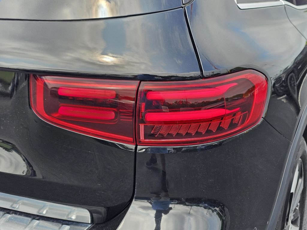 Used 2024  Mercedes-Benz GLB 250 image 9