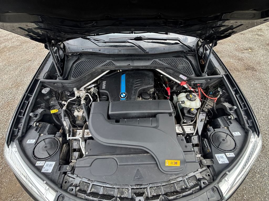 Used 2018 Black BMW xDrive40e image 20