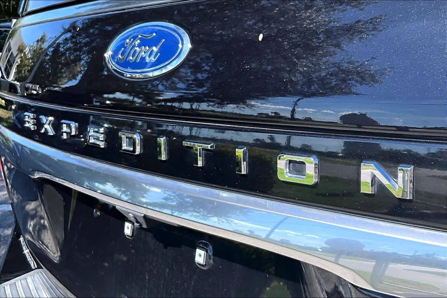 Used 2024 Agate Black Metallic Ford Platinum image 10