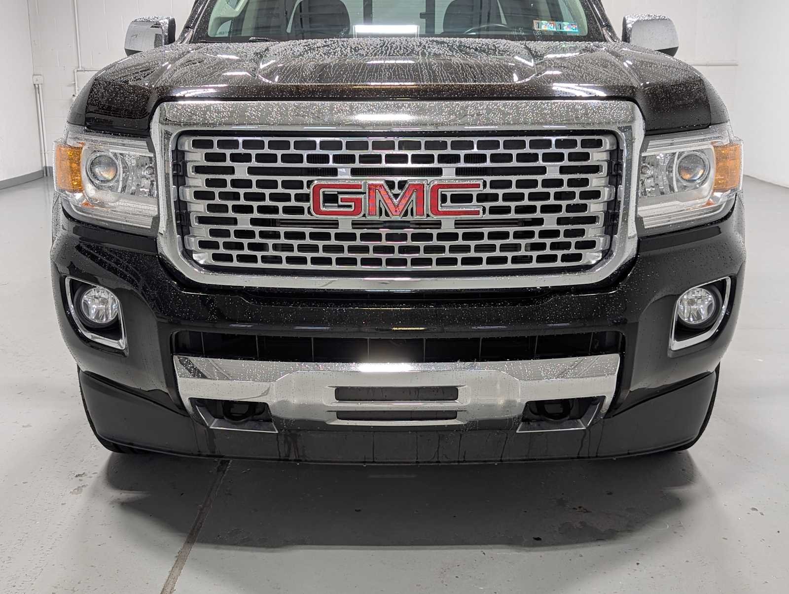 Used 2019 Onyx Black GMC 4WD Denali image 2