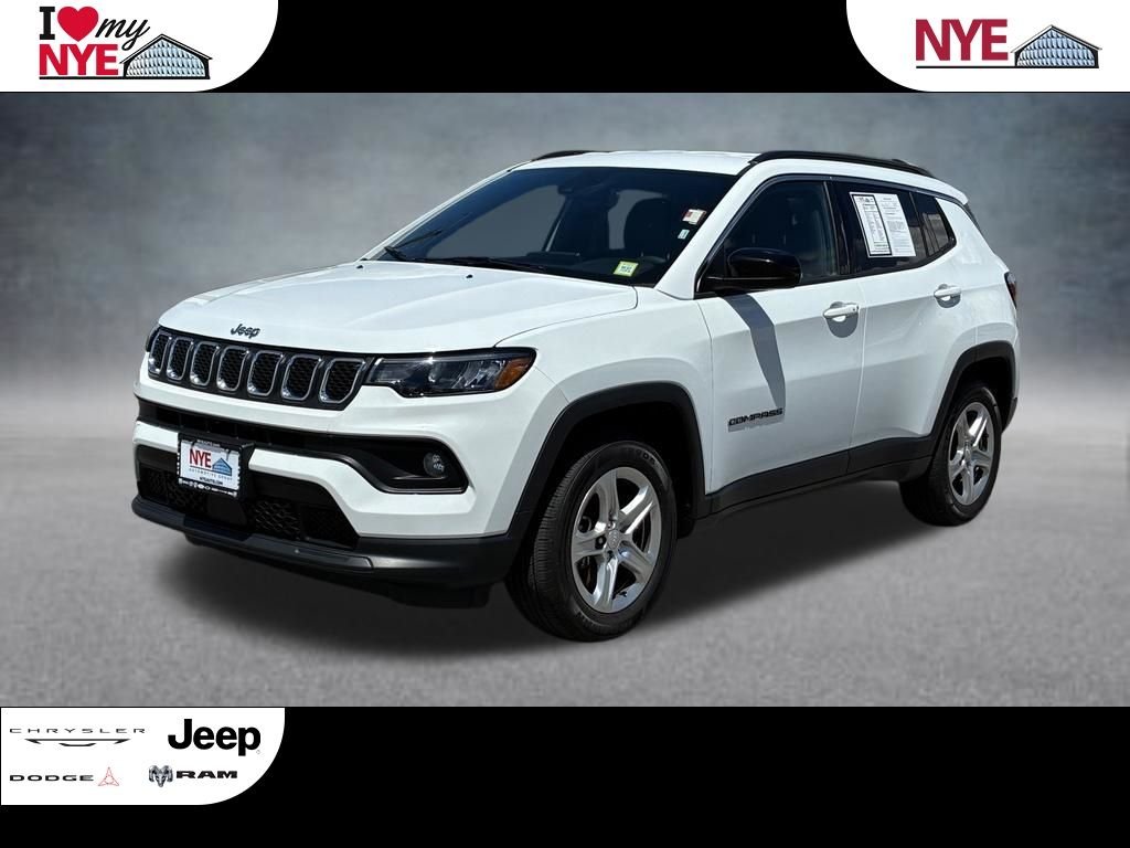 Used 2024 White Jeep Latitude image 1