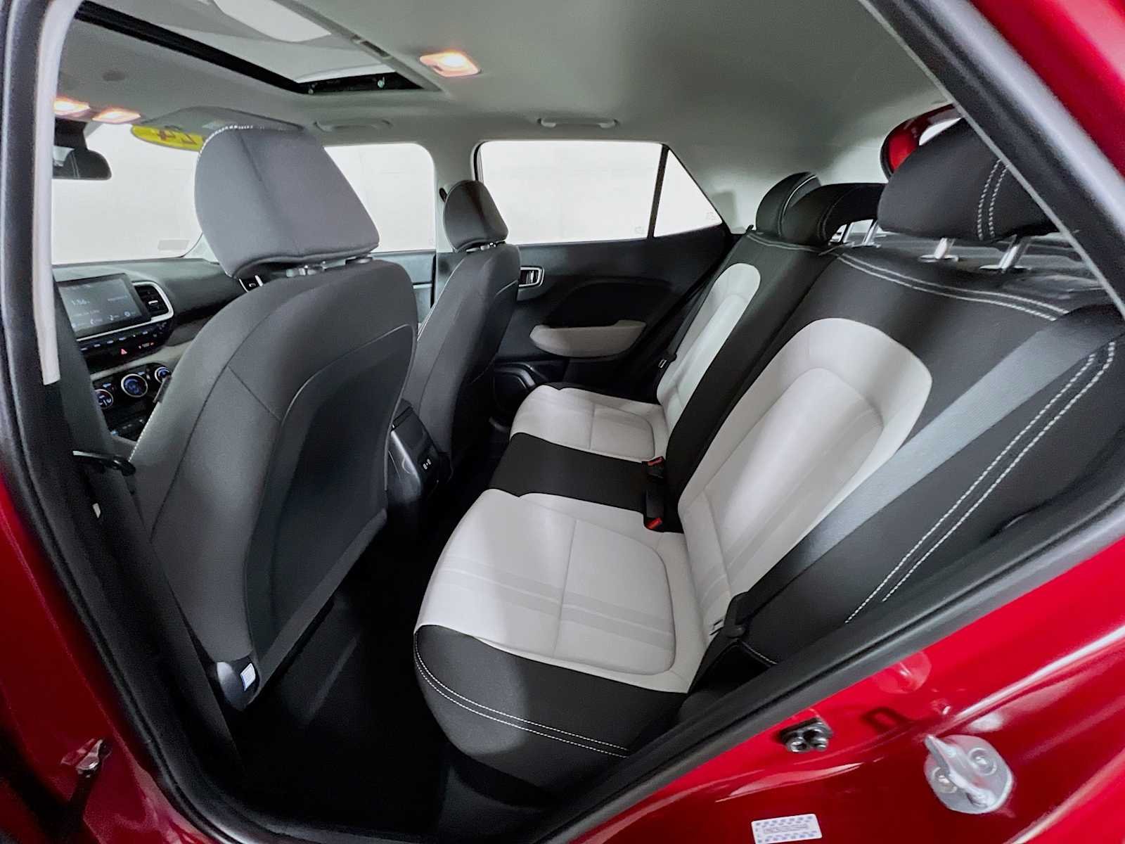 Used 2024 Ultimate Red Hyundai SEL image 25
