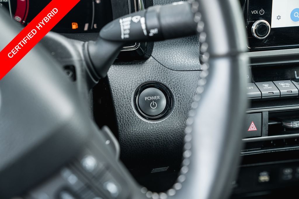 Used 2025 Ocean Toyota SE image 17