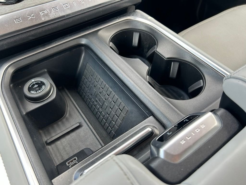 Used 2025 Black Ford Platinum image 17