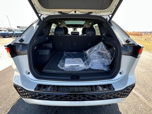 New 2026 Opal White W/Deep Black Roof Volkswagen 2.0T SE R-Line Black image 17