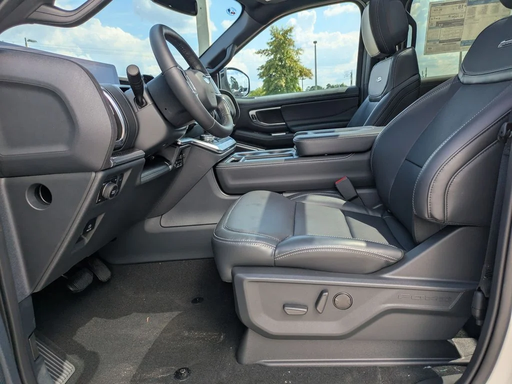 New 2026 Star White Metallic Tri-Coat Ford Platinum image 15