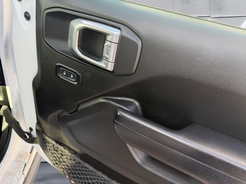 Used 2023 White Jeep Rubicon image 15