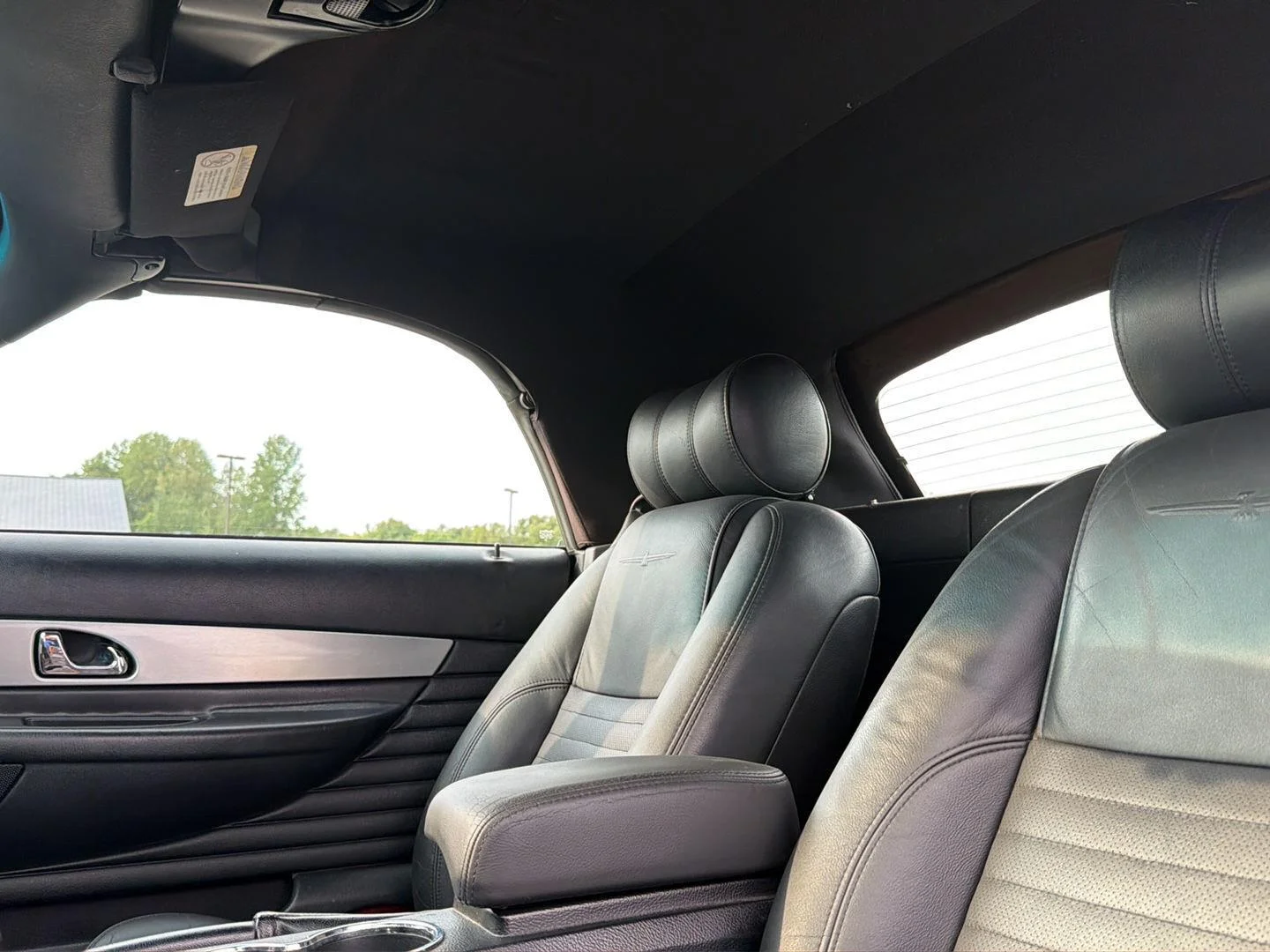 Used 2003 White Ford Premium image 21
