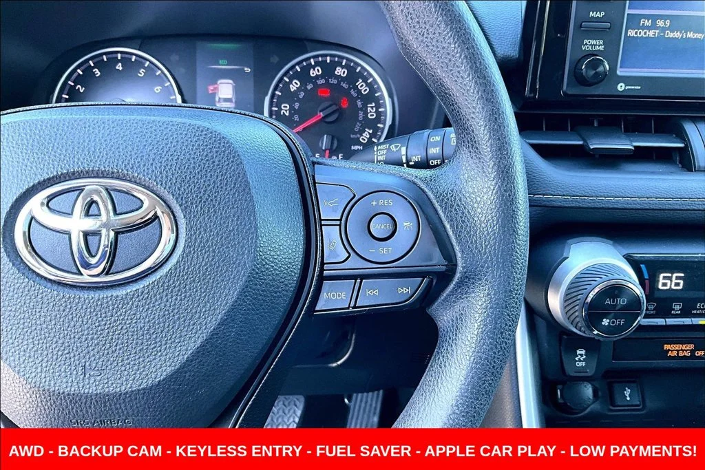 Used 2020 White Toyota XLE image 14