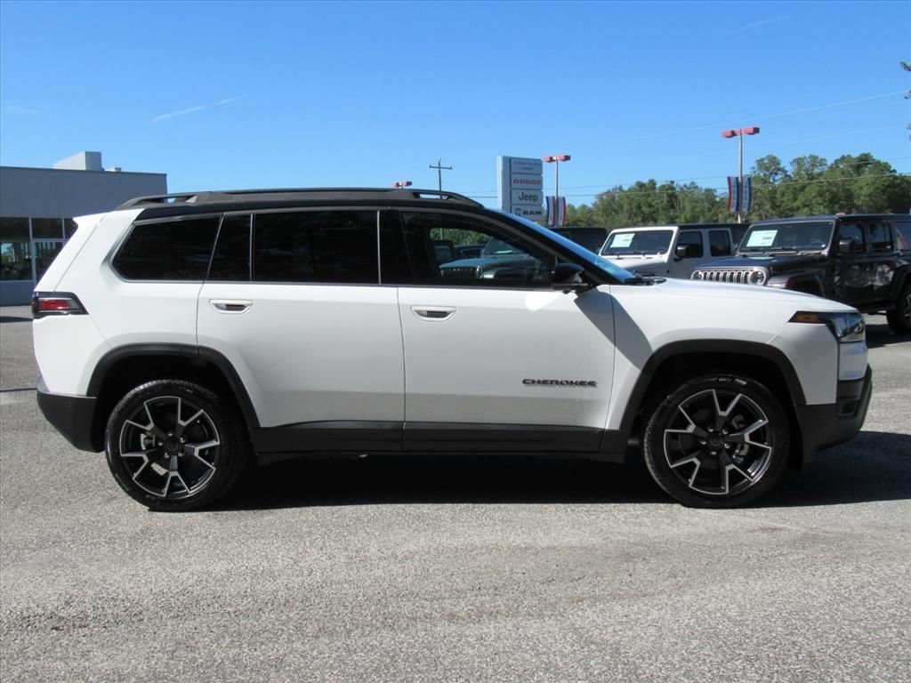 New 2026 Bright White Clear-Coat Exterior Paint Jeep Overland image 2