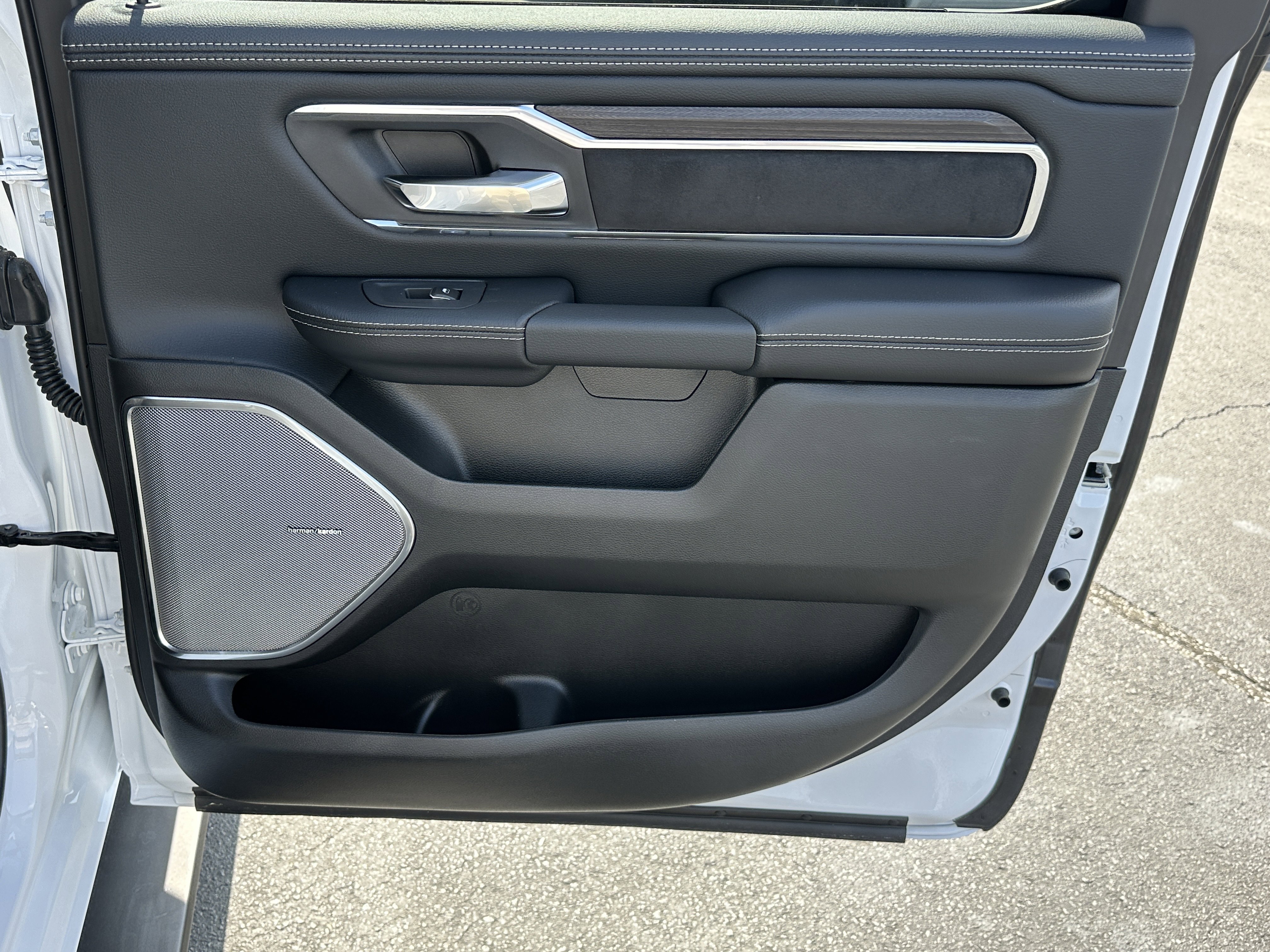 New 2026 Bright White Clear-Coat Exterior Paint RAM Laramie image 17