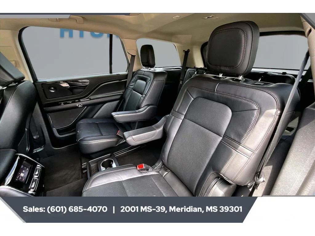 Used 2023 Flight Blue Metallic Clearcoat Lincoln Reserve image 19