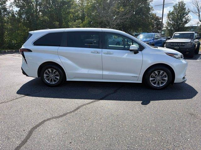 Certified Used 2021 BLIZZARD PEARL Toyota  image 3
