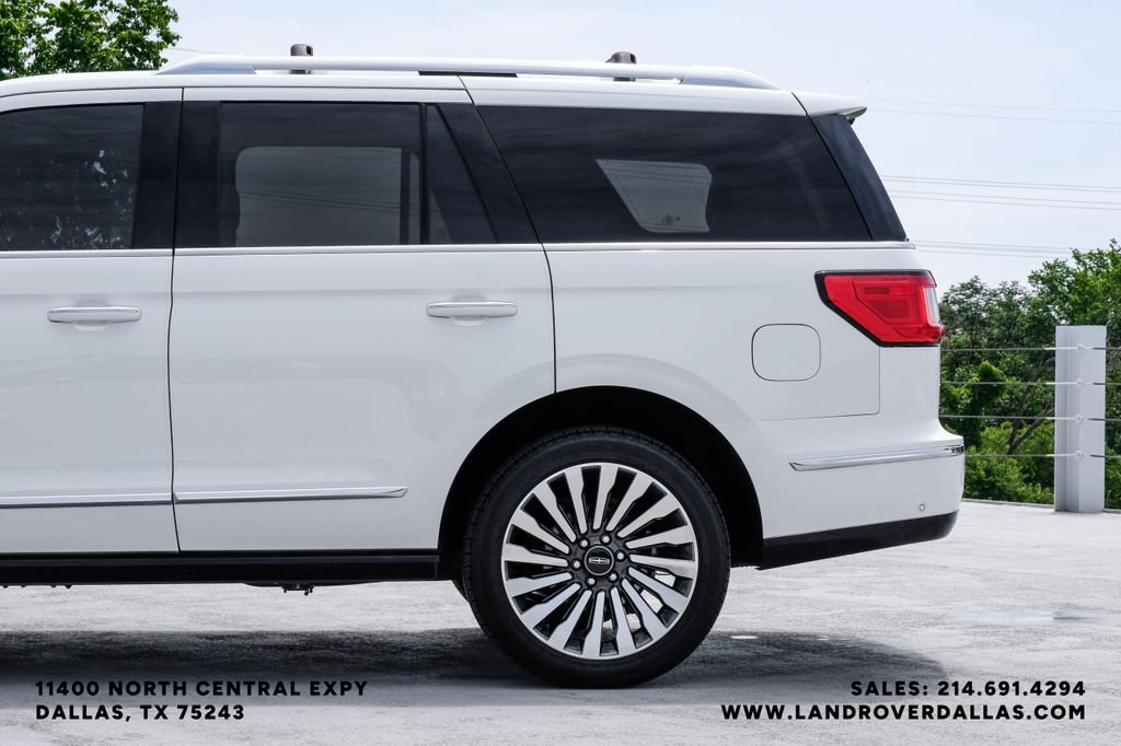 Used 2021 White Lincoln Reserve image 11