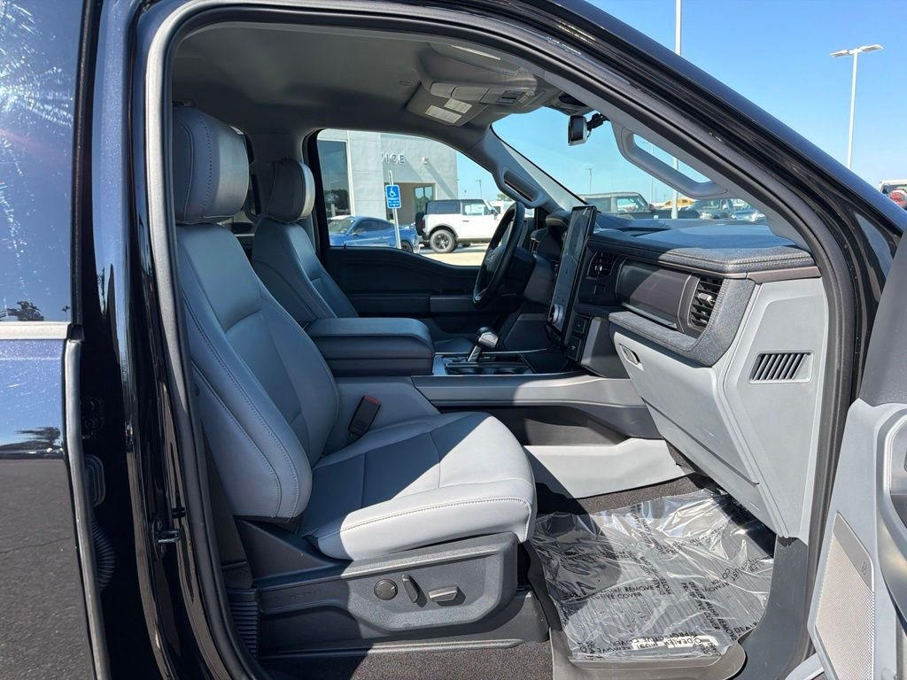 Certified Used 2025 Agate Black Metallic Ford Flash image 22
