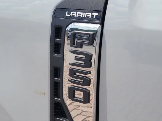 New 2026 Avalanche Ford Lariat image 9