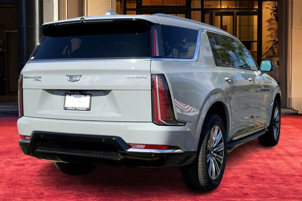 2026 Cadillac Escalade IQL Luxury - Photo 6