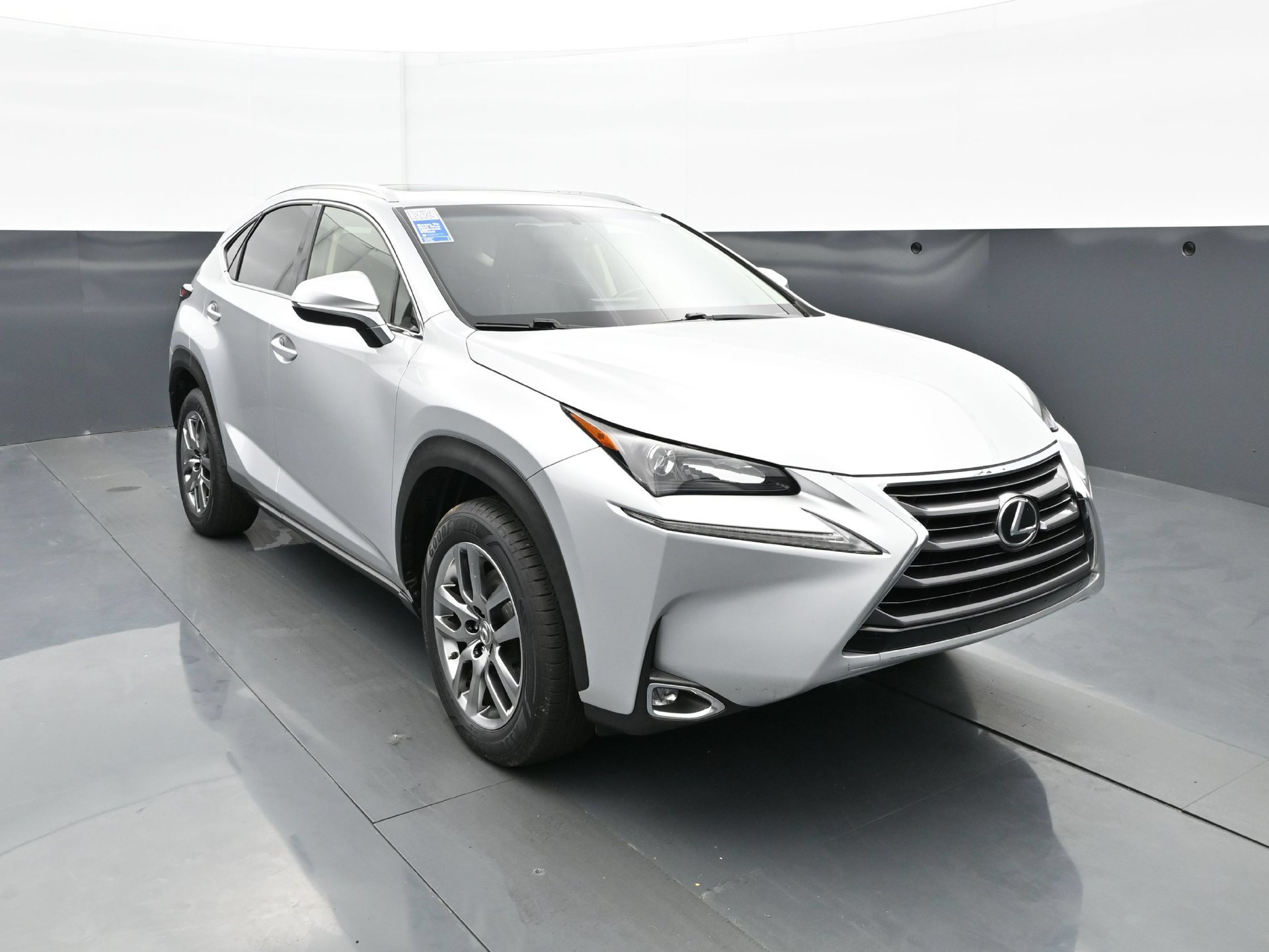 Used 2015 Silver Lexus 200t image 11