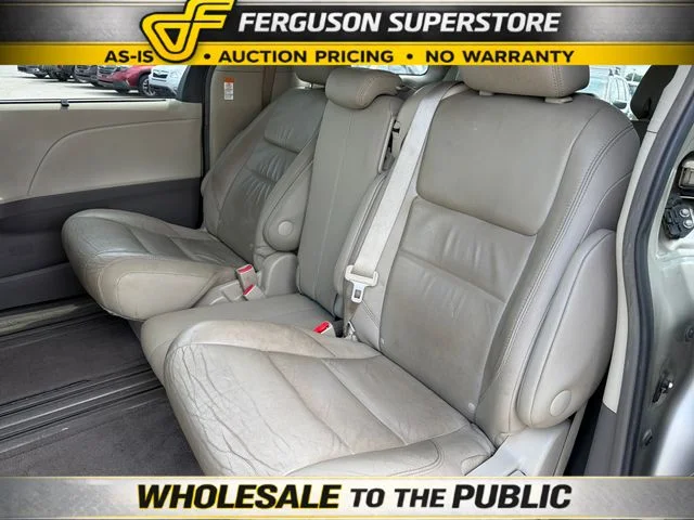Used 2016  Toyota XLE image 20