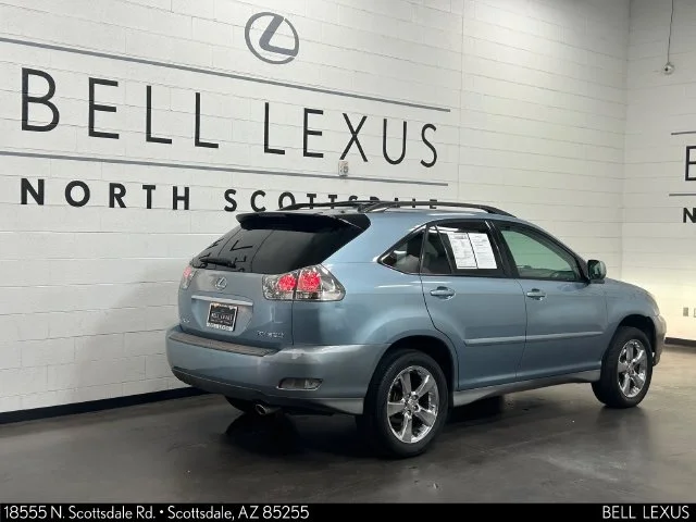 Used 2005 Blue Lexus 330 image 4