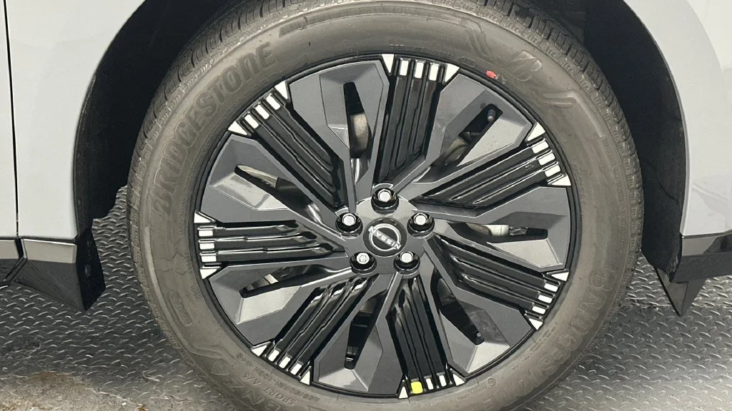 New 2027 Gray Nissan Platinum image 20